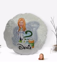 BK Gift Kişiye Özel İsimli Kadın Eczacı Karikatürlü Yuvarlak Dekoratif Kırlent Yastık-2