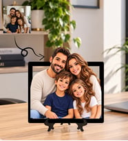 Kişiye Özel Aile Fotoğraflı Anime Çizgi Film Masaüstü Çerçeve Aileye Özel Anı ve Dekoratif Hediye Aile Çerçevesi