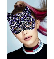 Siyah Kadife Kumaş Üzerine Mor Beyaz Payetli Pullu Parti Maskesi 16x14 cm pop