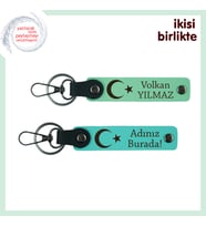 Evlilik Yıldönümüne Özel Ay Yıldız Temalı Kişisel İsim Yazılı 2’li Anahtarlık, Açık Yeşil-Turkuaz