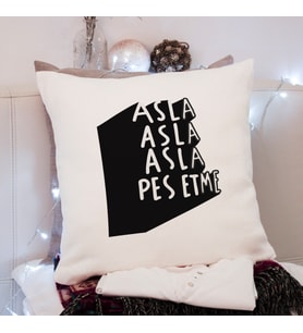 Asla Pes Etme Tasarımlı Yastık
