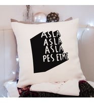 Asla Pes Etme Tasarımlı Yastık