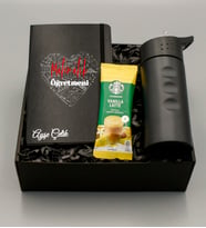 Öğretmenler Gününe Özel Matematik Öğretmeni Temalı İsim Soyisimli Siyah Defter & Siyah Çelik Su Matarası & Vanilla Latte Hediye Seti