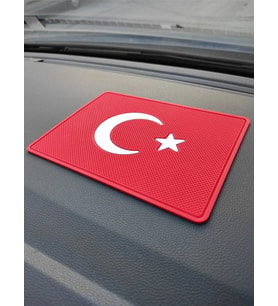 TÜRK BAYRAKLI Logolu Kaymaz Torpido Üstü Ped 20x13.5 cm (Çok Renkli)