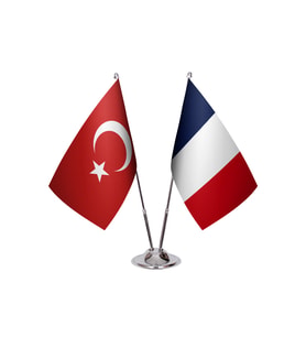 Fransa İkili Masa Bayrağı