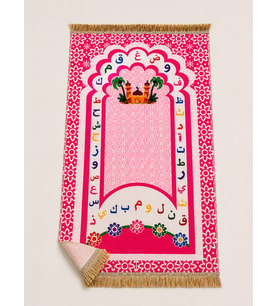 Çocuk Seccadesi 97x45 cm – Arapça Alfabeli Püsküllü Namaz Seccadesi