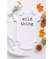 Unisex Wild Thing Bebek Beyaz Kısa Kollu Çıtçıtlı Pamuklu Body