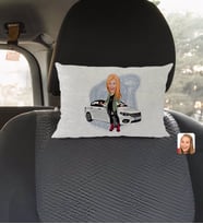 BK Gift Kişiye Özel Plakalı Kadın Fiat Egea Karikatürlü Dikdörtgen Araç Koltuk Yastığı-1
