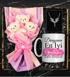 Öğretmenler Gününe Özel Tasarımlı Kupa & Üçlü Peluş Ayıcık Buketi & Gümüş Renk Mikail Melek Kolye Hediye Seti