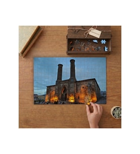 Çift Minareli Medrese - Erzurum Tasarımı 240 parça Ahşap Puzzle Ahşap Kutuda MP07182