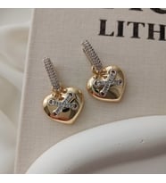 Lente Aksesuar Mix Renk Taşlı X Detaylı Kalp Küpe - Gold Gümüş Kaplama Işıltılı Kalp Küpe (Çok Renkli)