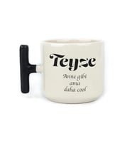 Teyze Baskılı Siyah Kulplu T Kupa