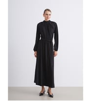 LCW Modest Siyah Dik Yaka Dokulu Elbise