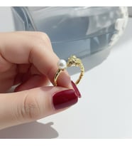 Vaoov 925 Ayar Gümüş İncili Koç Figürü Yüzük (Gold)