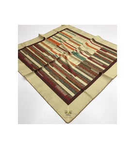 Geometrik Desen Gold Seri Twill Eşarp Eşarp Askısı ile Birlikte 90x90 cm Bej Bor