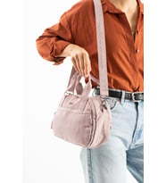 Yumuşak Dokulu Ultra Hafif, Esnek ve Su Geçirmez Polyamid Kumaş Omuz ve Kol Çantası Pembe Model: (571-13-14H)