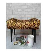 Puf. Puf . Leopar Desenli Siyah Ahşap Ayak Çima Dikiş Spor Modern Tasarım