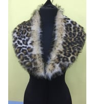 KÜRK YAKA LEOPAR DESENLİ