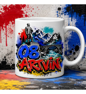 Artvin Temalı Memleket Kupası – 08 Artvin Atatepe Atatürk Heykeli Taş Köprü ve Dağlar Graffiti Baskılı Seramik Kupa