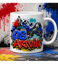 Artvin Temalı Memleket Kupası – 08 Artvin Atatepe Atatürk Heykeli Taş Köprü ve Dağlar Graffiti Baskılı Seramik Kupa