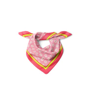 Pembe Papatya Desenli Fular