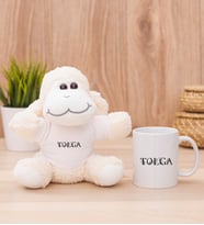 Kişiye Özel Çiçekli Harf Tasarım İsim Yazılı Peluş Koyun ve Beyaz Kupa