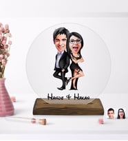 BK Gift Kişiye Özel Sevgililer Karikatürlü Yuvarlak Ahşap Standlı Biblo-6