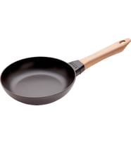 Staub Ahşap Saplı Döküm Kızartma Tavası (Çok Renkli)