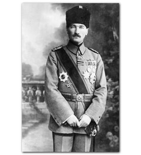 Cakatablo Atatürk Kalpaklı Madalyalı Ayakta MDF Tablo