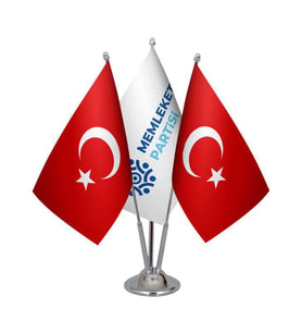 Masa Üstü Memleket Partisi Bayrağı Türk Bayrağı Üçlü Krom Direk Masa Bayrak Seti