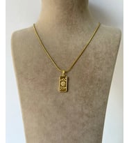 Sevgiliye Hediye Zirkon Taşlı Güneş ve Ay Tasarımlı Dikdörtgen Plaka Paslanmaz Çelik Gold Kolye