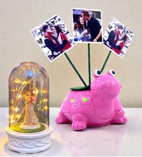Kişiye Özel Hediye Seti 3 Fotoğraflı Sevimli Pembe Kaplumbağa ve Led Işıklı Fanus (Model 7)
