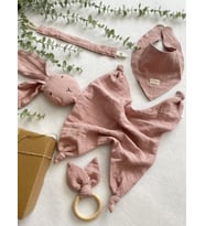 HOŞGELDİN BEBEK , YENİDOĞAN HEDİYELİK , DÖRTLÜ SEVİMLİ SET , BEBEK HEDİYE , MÜSLİN UYKU ARKADAŞI   , HASTANE ODASI , BABY SHOWER , BEBEK GÖRME HEDİYESİ (Gül Kurusu)