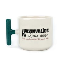 Kayınvalide İkinci Anne Baskılı Yeşil Kulplu T Kupa