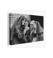 Sigara İçen Rahibeler Vintage Fotoğraf Tablo Siyah ve Beyaz Kanvas Tablo-5376