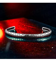 925 Ayar Gümüş Petek Desenli Parlak Model Açık Cuff Erkek Bileklik