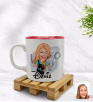 BK Gift Kişiye Özel Kadın Kuaför Karikatürlü İçi Kırmızı Renkli Kupa Bardak Model 1