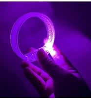 Mor Led Işıklı Baskı Yapılabilen Pilli Bileklik Bilezik 1,5 cm Genişlik