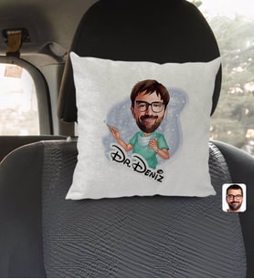 BK Gift Kişiye Özel İsimli Erkek Cerrah Karikatürlü Kare Araç Koltuk Yastığı-1