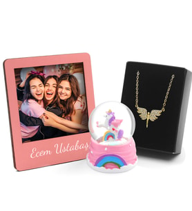 Sevgiliye Özel Unicorn Kar Küresi & Kişiye Özel Pembe Fotoğraf Çerçevesi & Melek Kolye