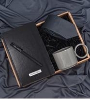 Kişiye Özel Siyah Defter& Siyah Roller Kalem& Yuvarlak Kulplu Gri Kupa& Gri Kravat Hediye Seti