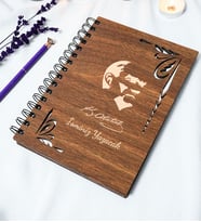 Kişiye Özel Mustafa Kemal Atatürk Desenli Ahşap Kapaklı Defter - Ajanda - İsme Özel - A5 60 Yaprak (120 SAYFA) Hediyelik (Gümüş)