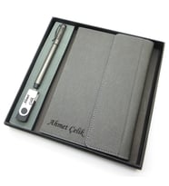 Signator® Codex  N141 Kişiye Özel Defterli Set - İsme Özel Gri Kalem + İsme Özel Gri Defter + İsme Özel 32 GB Usb Bellek İsme Özel Kutusunda Hediyelik Set (Karışık)