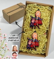 BK Gift Hediye Kutulu Kişiye Özel Süper Anne ve Çocuk Karikatürlü 2'li Ahşap Anahtarlık-1