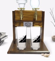 BK Gift Kişiye Özel Renkli Baskılı İsimli İkili Rakı Bardağı ve Çift Musluklu Doğal Ahşap Rakı Standı-27 (Model 1)
