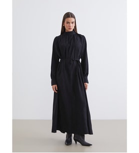 LCW Modest Siyah Dik Yaka Kuşaklı Elbise