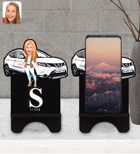 BK Gift Kişiye Özel Plakalı Kadın Nissan Qashqai Karikatürlü Ahşap Biblo Telefon Standı-1