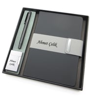 Signator® Codex  N228 Kişiye Özel Defterli Set - İsme Özel Siyah Kalem + İsme Özel Siyah Defter + İsme Özel Gümüş Çakmak  İsme Özel Kutusunda Hediyelik Set (Karışık)