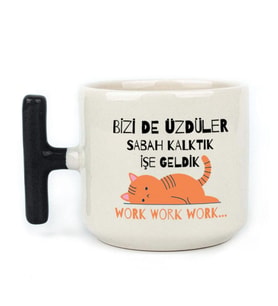 Bizi De Üzdüler Turuncu Kedi Baskılı Siyah Kulplu T Kupa