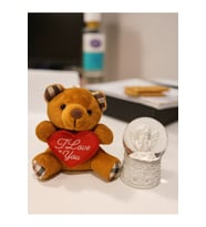 Sevgiliye Eşe Özel Günlere Hediye Sevimli Mini Peluş Ayıcık ve Mini Melek Kar Küresi Set Kahverengi (Karışık)